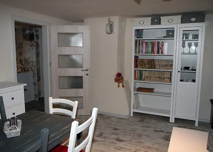 Apartma Obrh 스마예스케토플리체